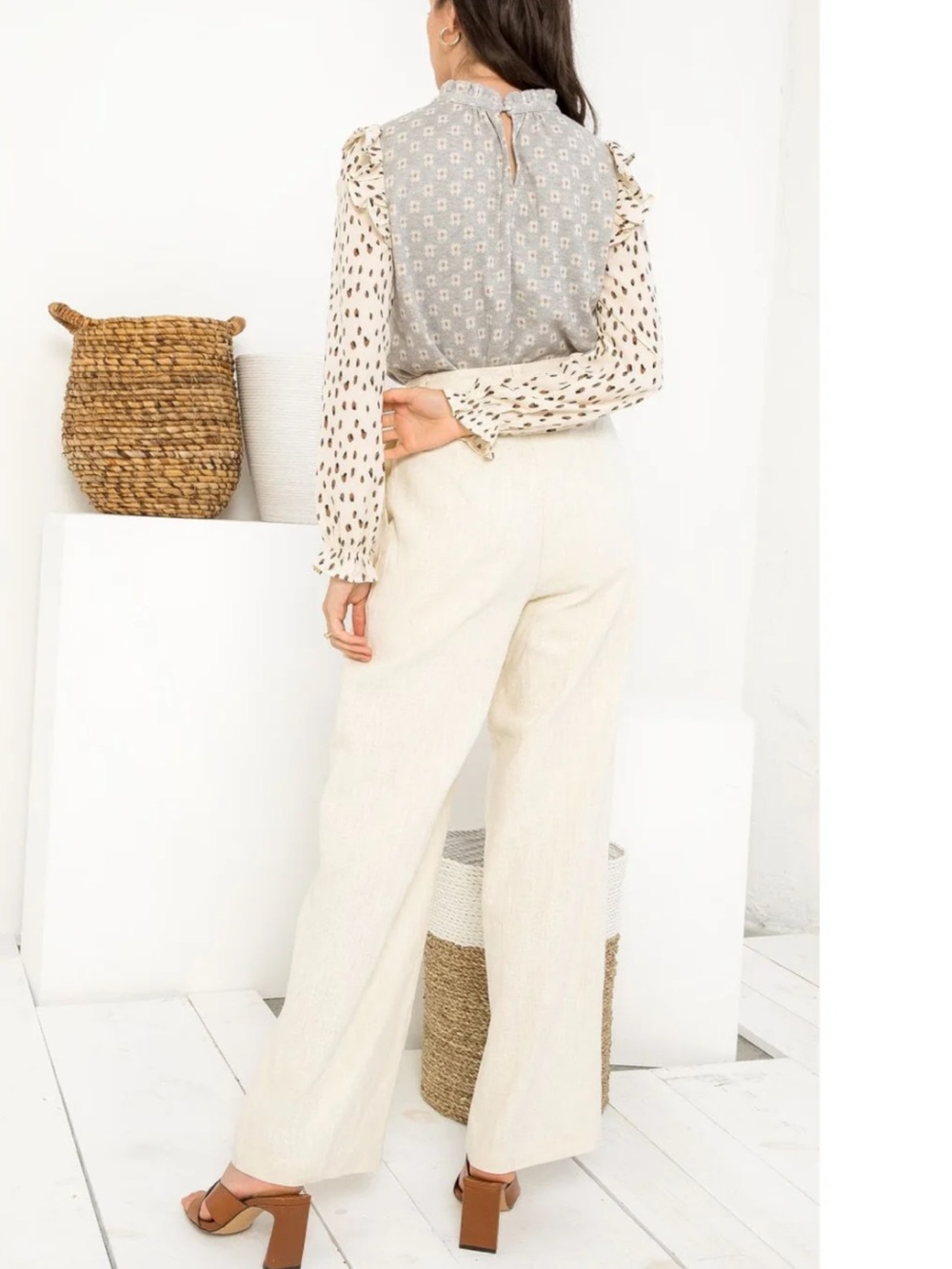 THML Mixed Print Ruffle Sleeve Top | Daisy Floral Knit | Leopard Chiffon Sleeves - Picture 2 of 12